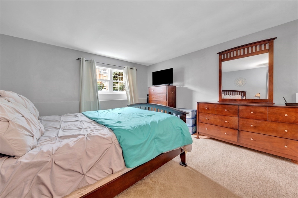 29 Arlington Road, Unit 11 Woburn, MA 01801 - Photo 12 of 18
