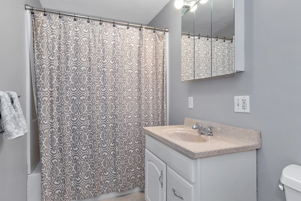 29 Arlington Road, Unit 11 Woburn, MA 01801 - Photo 14 of 18