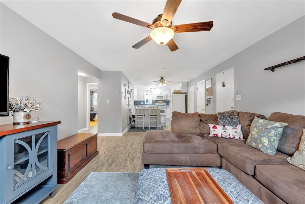 29 Arlington Road, Unit 11 Woburn, MA 01801 - Photo 5 of 18