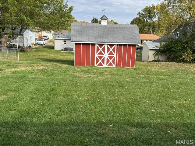 $190,000 | 1233 West Jefferson Street, Vandalia, IL 62471