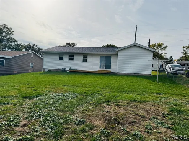 $190,000 | 1233 West Jefferson Street, Vandalia, IL 62471