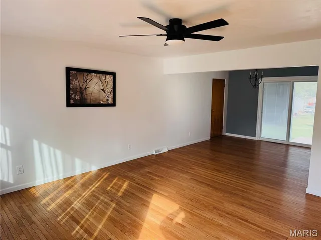 $190,000 | 1233 West Jefferson Street, Vandalia, IL 62471