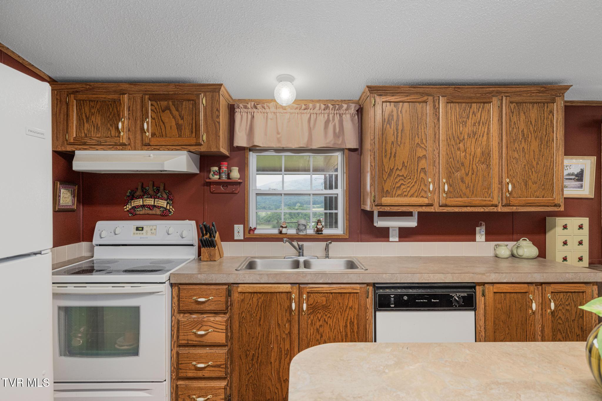 195 Estep Hollow Road Elizabethton, TN 37643 - Photo 42 of 69 IMG_7188