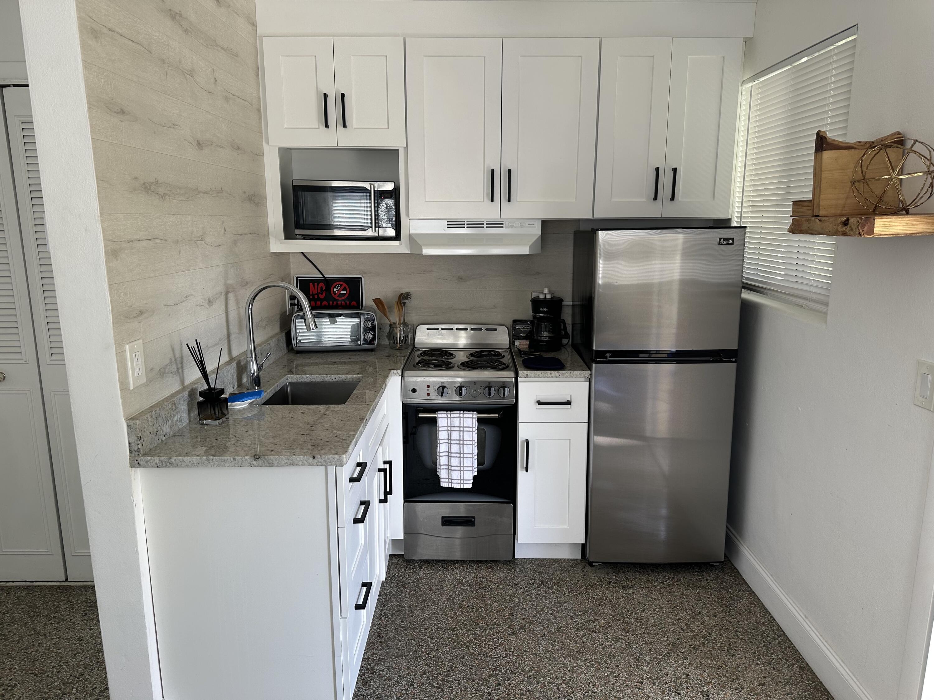 1258 Beach Road, Unit 5 Singer Island, FL 33404 - Photo 3 of 13 1258 Beach - Unit 5 - 03