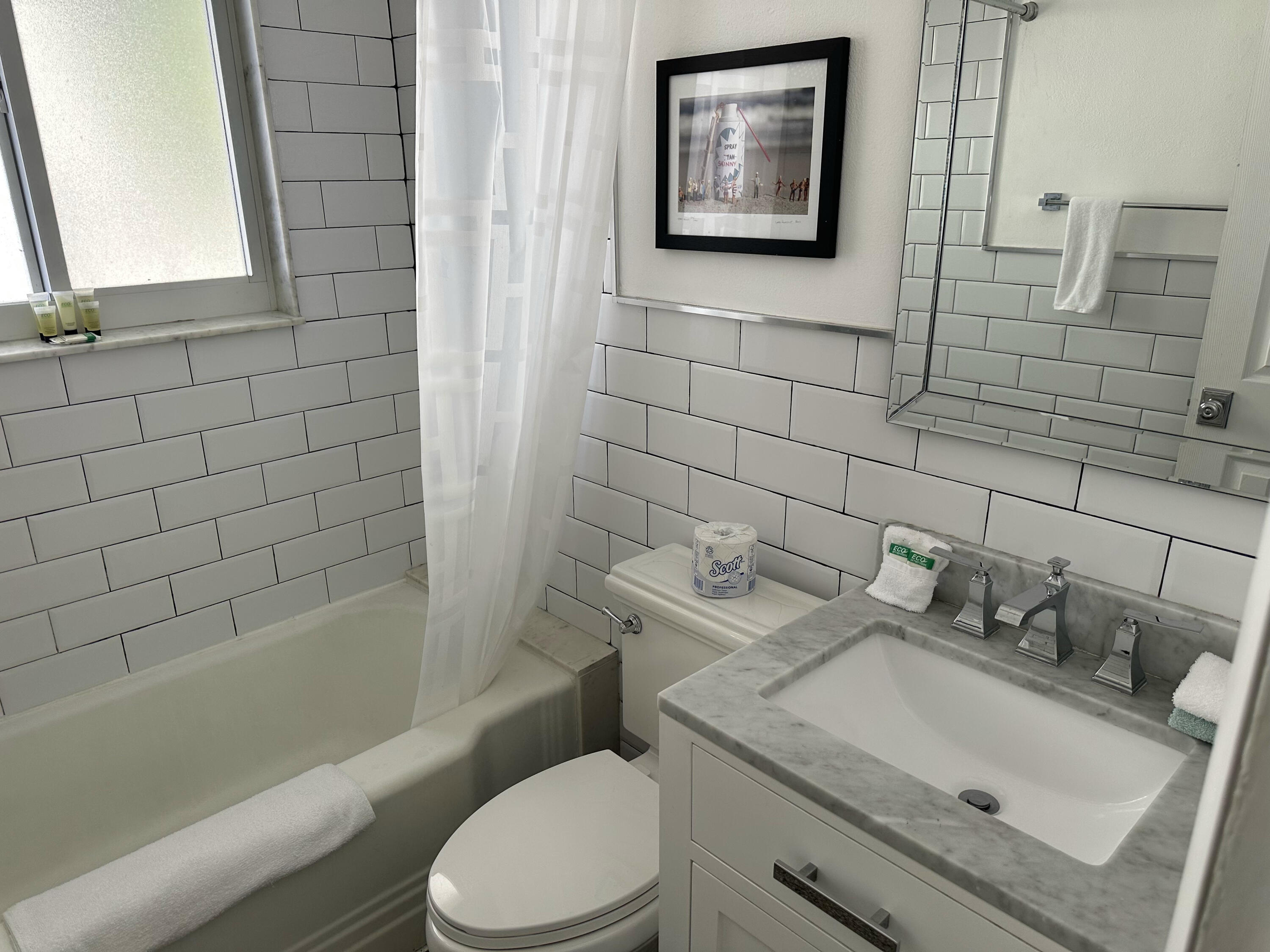 1258 Beach Road, Unit 5 Singer Island, FL 33404 - Photo 9 of 13 1258 Beach - Unit 5 - 09