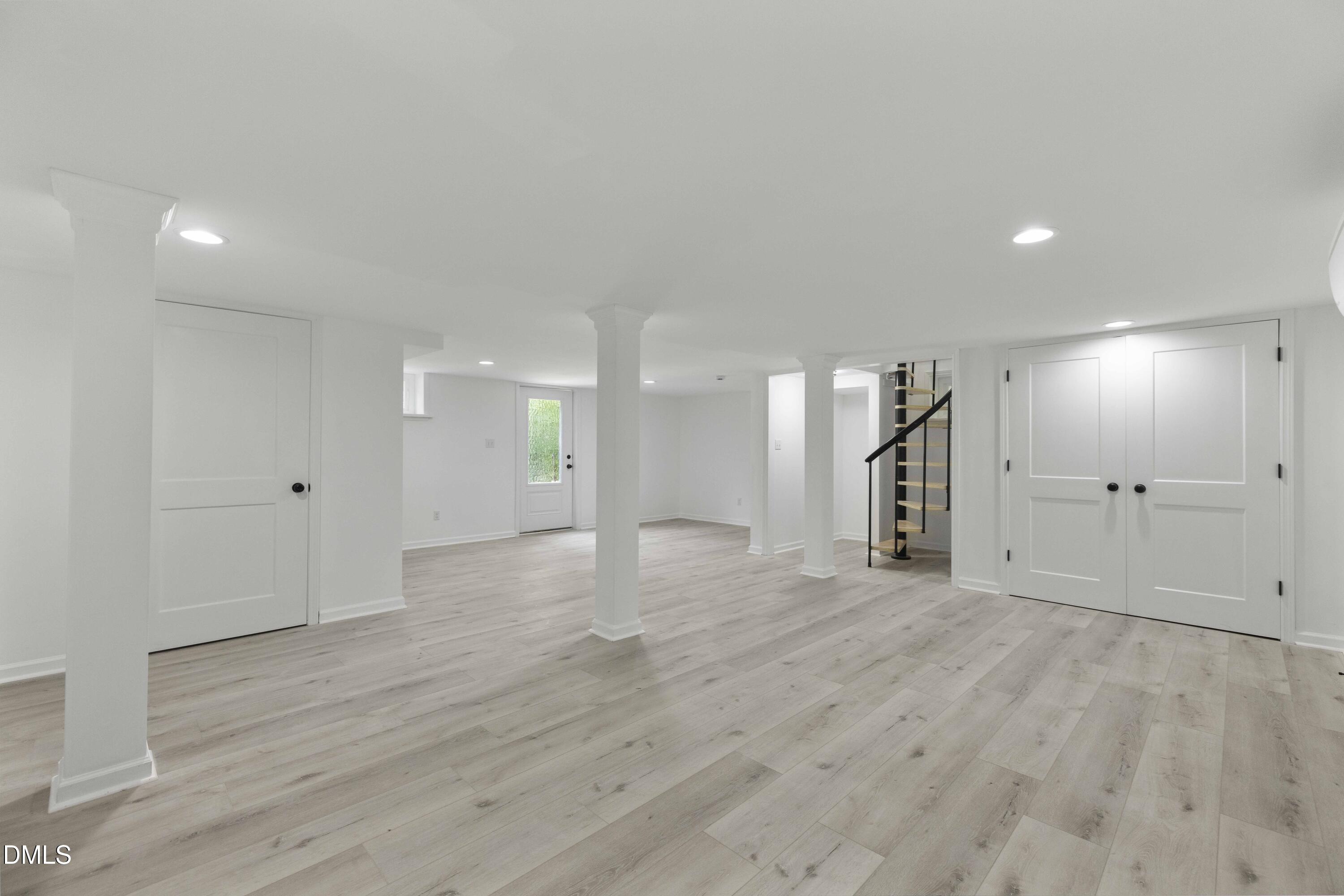 437 Woodsdale Road Roxboro, NC 27573 - Photo 4 of 32