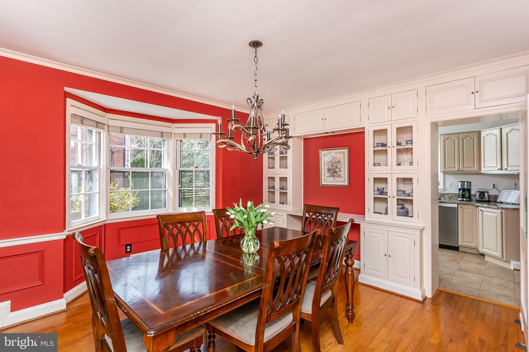 5502 Springlake Way Baltimore, MD 21212 - Photo 6 of 39 Dining Room