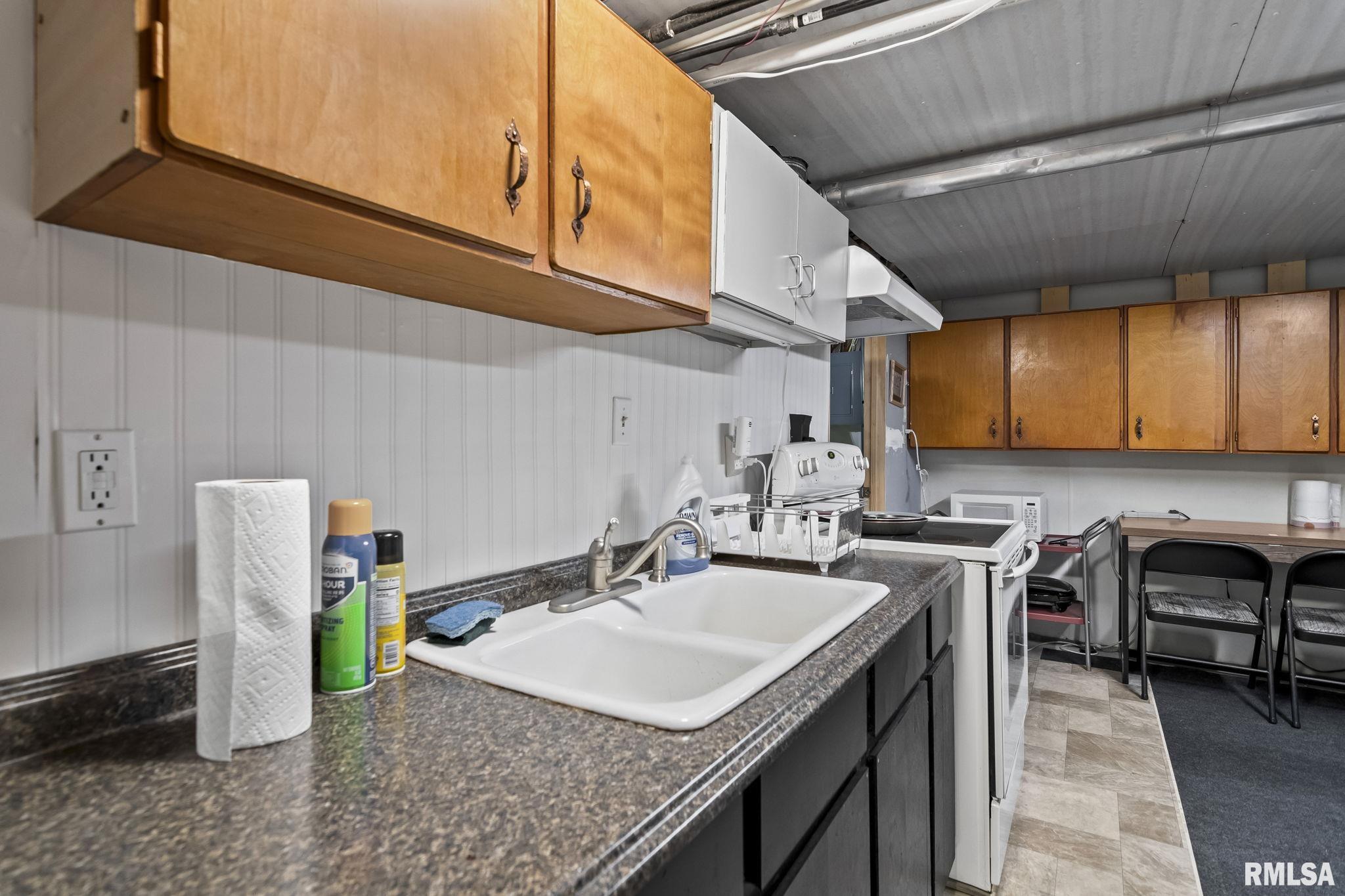 429 West Cook Street Springfield, IL 62704 - Photo 33 of 40