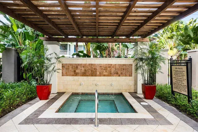 $425,000 | 2421 Northeast 65th Street, Unit 313, Fort Lauderdale, FL 33308