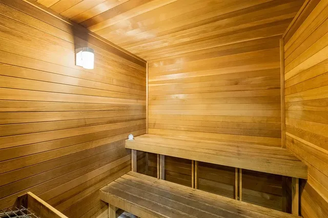 $425,000 | 2421 Northeast 65th Street, Unit 313, Fort Lauderdale, FL 33308