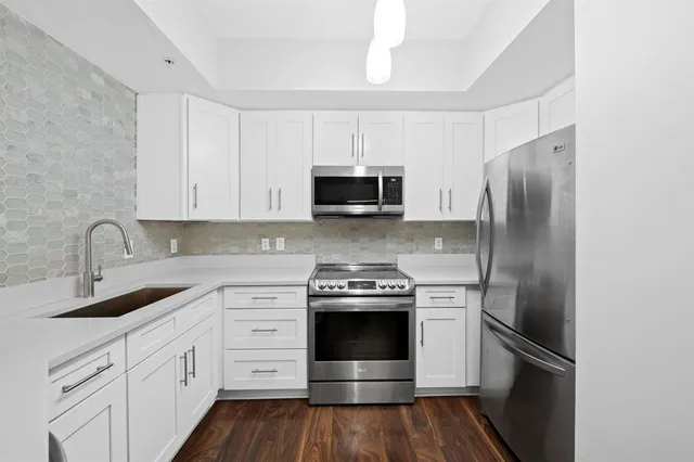 $425,000 | 2421 Northeast 65th Street, Unit 313, Fort Lauderdale, FL 33308