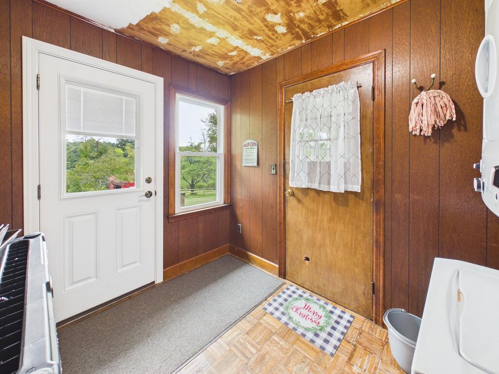 490 Oak Grove Road Austinville, VA 24312 - Photo 15 of 51 Gallery Image 15