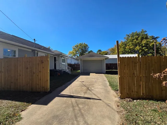 a house view with a outdoor space