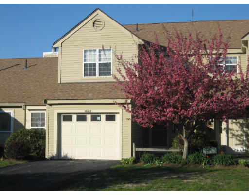 904 B Ridgefield Circle, Unit 904B Clinton, MA 01510 - Photo 1 of 1 Gallery Image 1