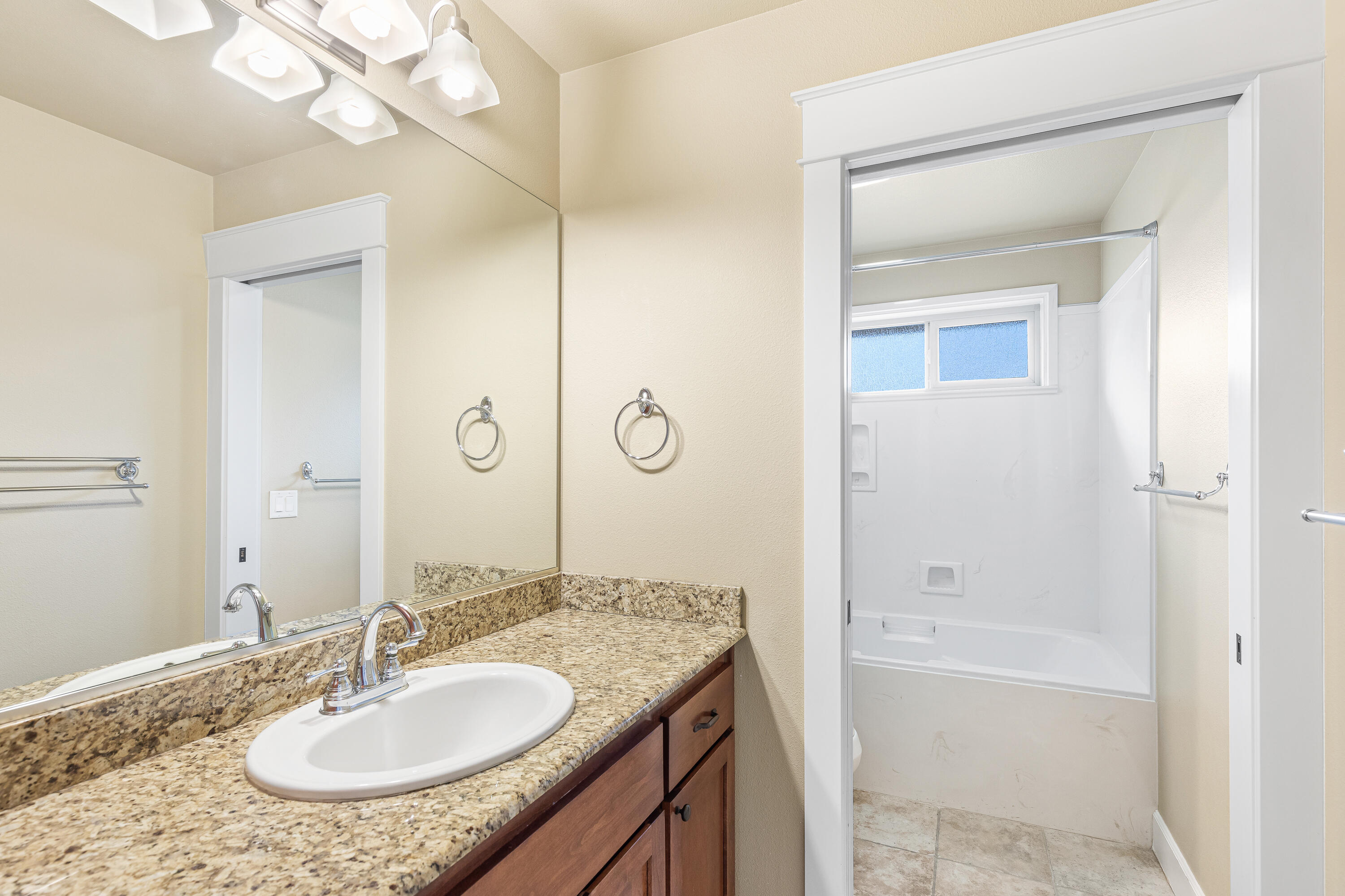 817 Buck Point Street Central Point, OR 97502 - Photo 35 of 47 9R9A9787