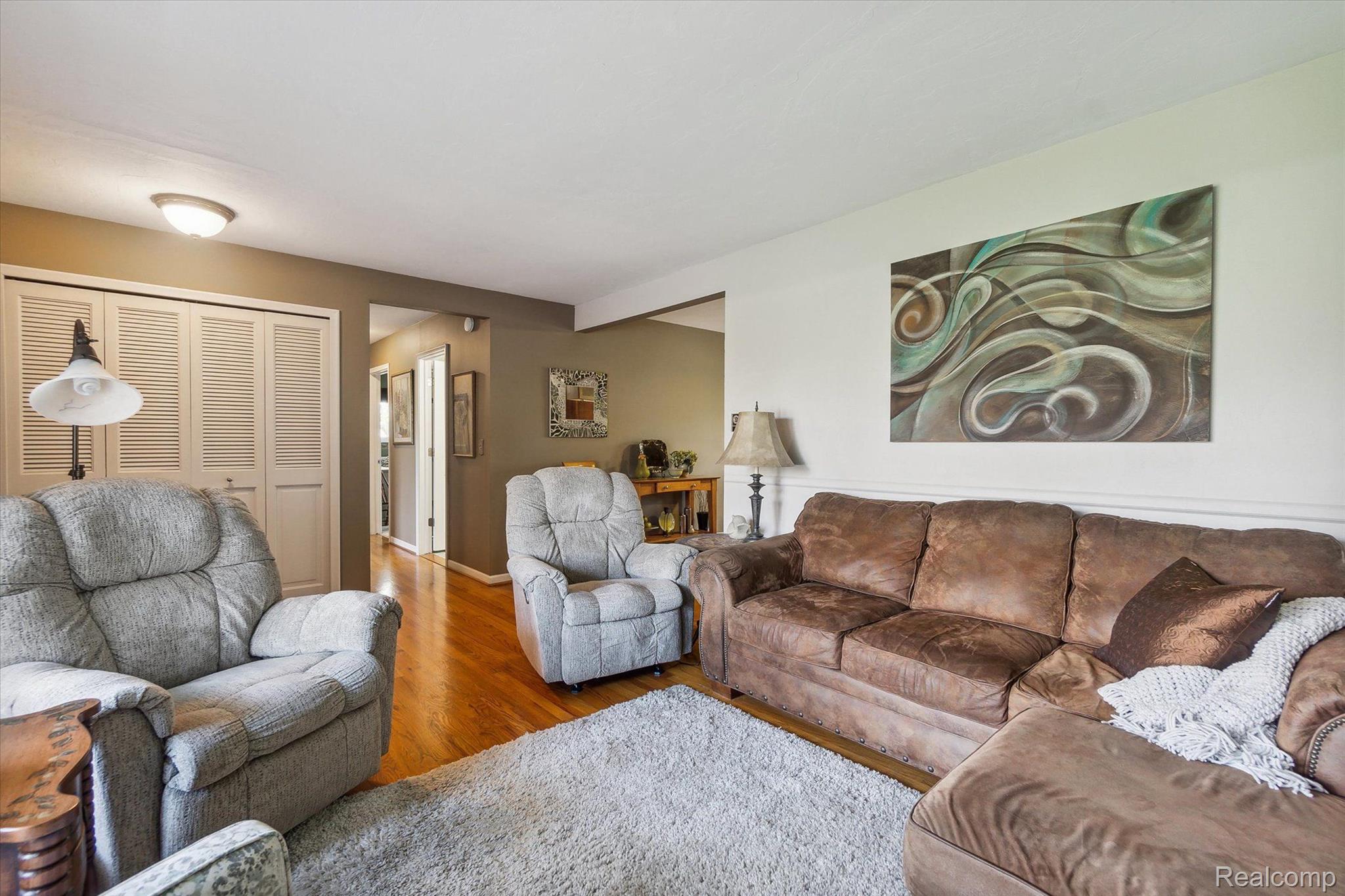 3320 Ludwig Road Oxford, MI 48371 - Photo 7 of 39 Living Room