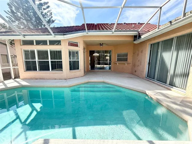 $499,950 | 7157 42nd Court East, Sarasota, FL 34243