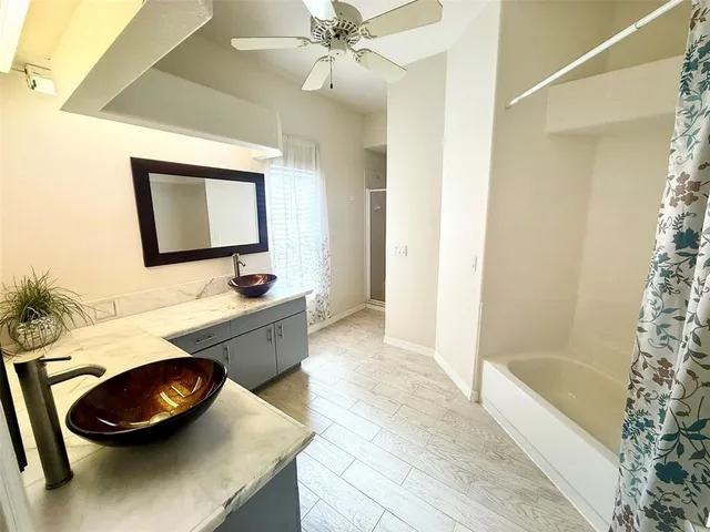 $499,950 | 7157 42nd Court East, Sarasota, FL 34243