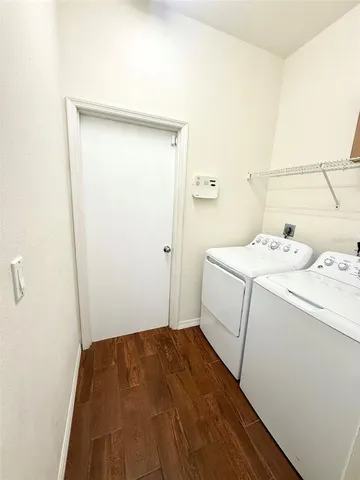 $499,950 | 7157 42nd Court East, Sarasota, FL 34243