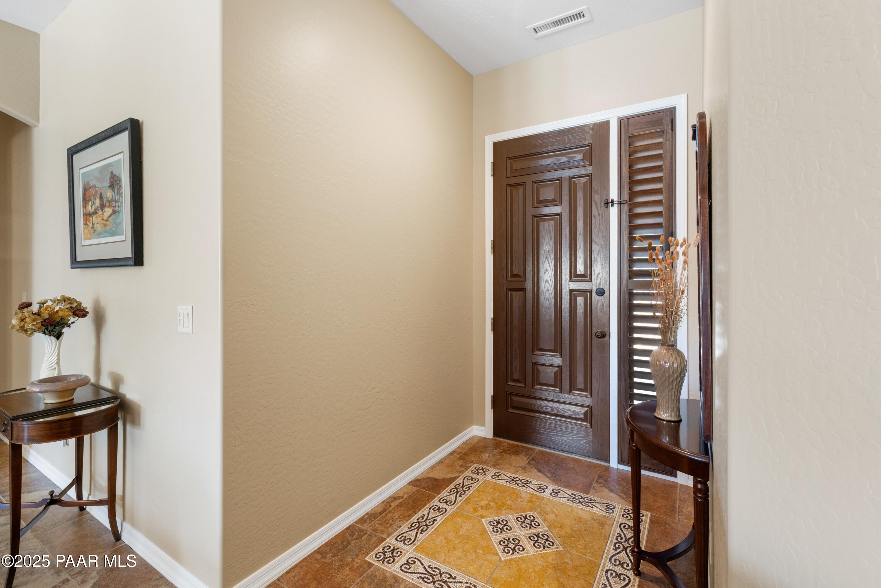 6582 Farmstead Road Prescott Valley, AZ 86314 - Photo 4 of 52 Entryway