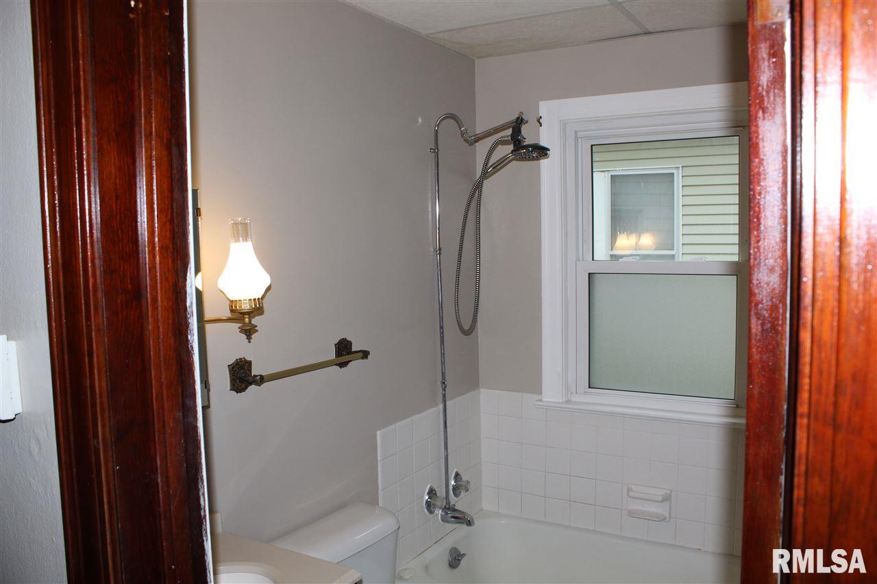 2029 3rd Street Moline, IL 61265 - Photo 12 of 27 Gallery Image 12