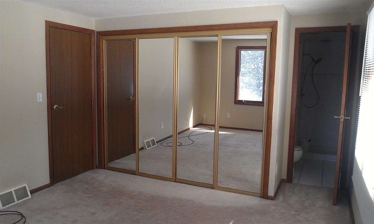 2990 Silver Lake Road Traverse City, MI 49685 - Photo 22 of 38 1815155-21.JPG