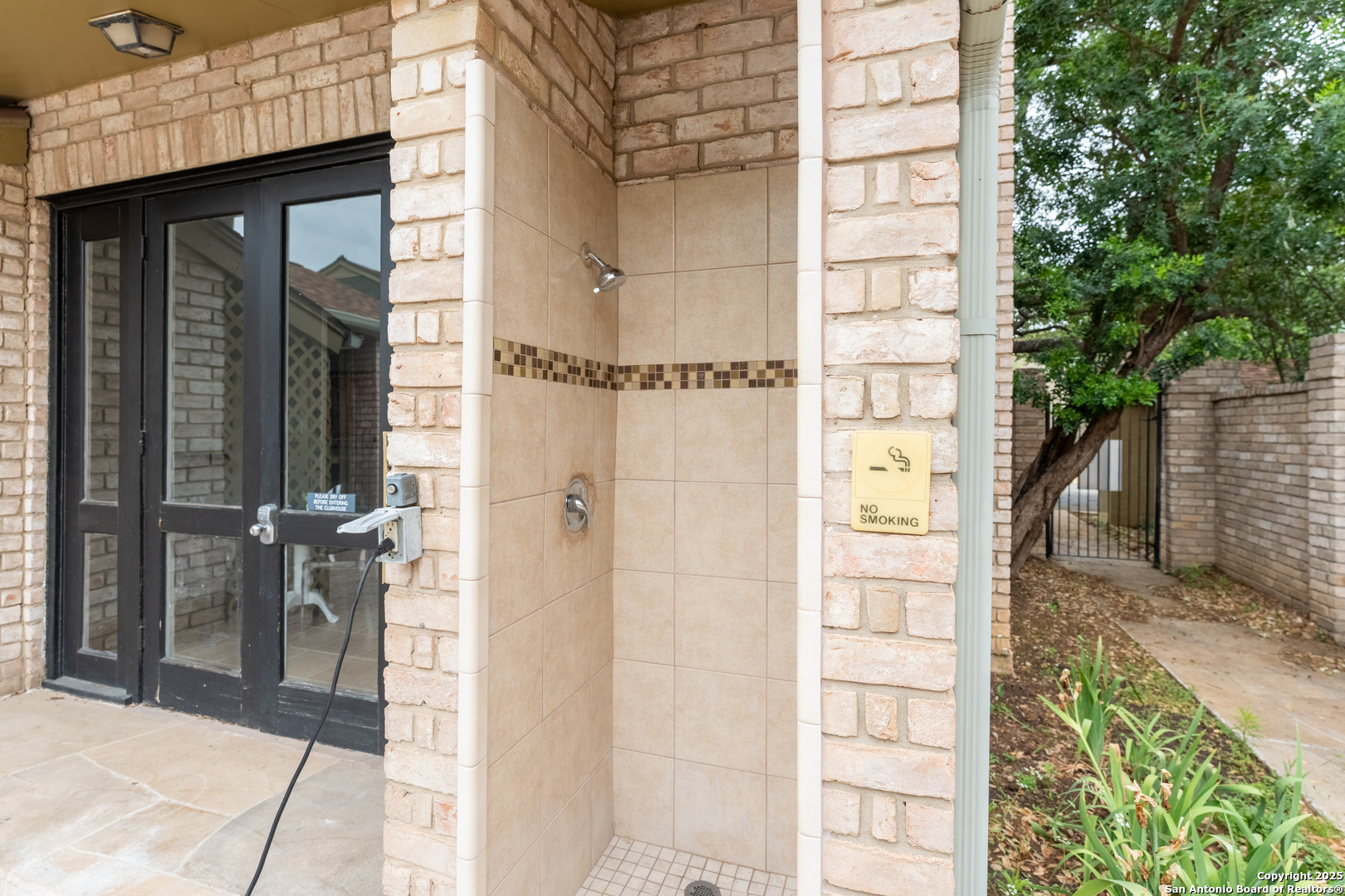 3678 Hidden Drive, Unit 1301 San Antonio, TX 78217 - Photo 38 of 47 a view of a entryway