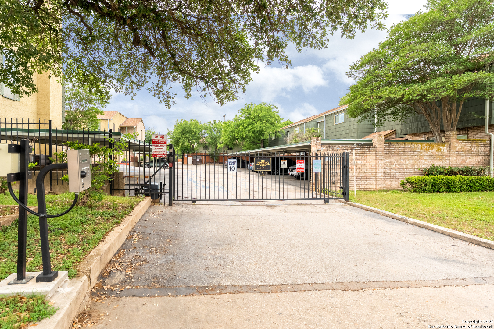 3678 Hidden Drive, Unit 1301 San Antonio, TX 78217 - Photo 42 of 47 a view of street and sign board