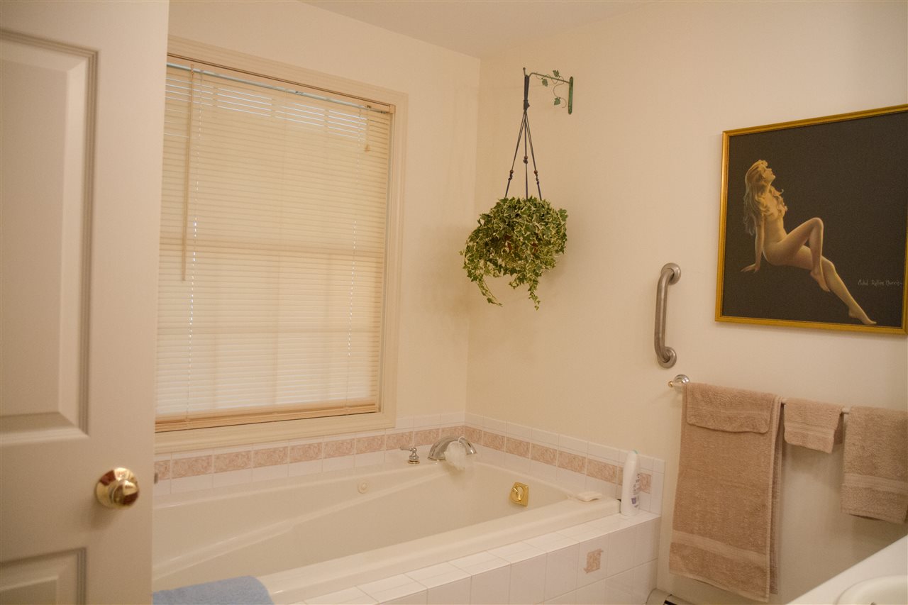 295 SW Road Canterbury, NH 03224 - Photo 8 of 27