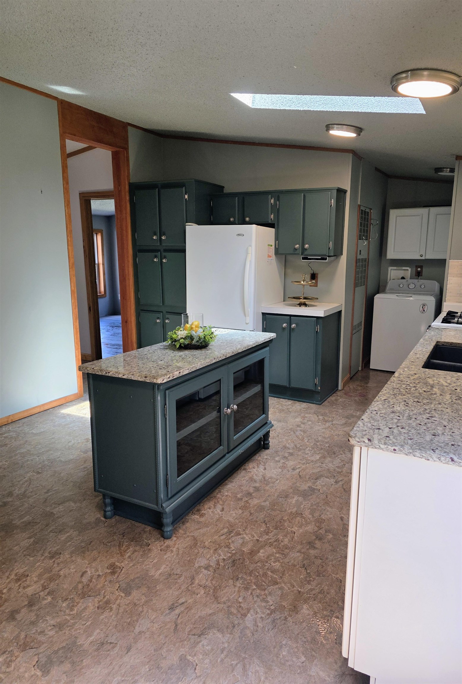 97 Fordway Extension, Unit 29 Derry, NH 03038 - Photo 17 of 40