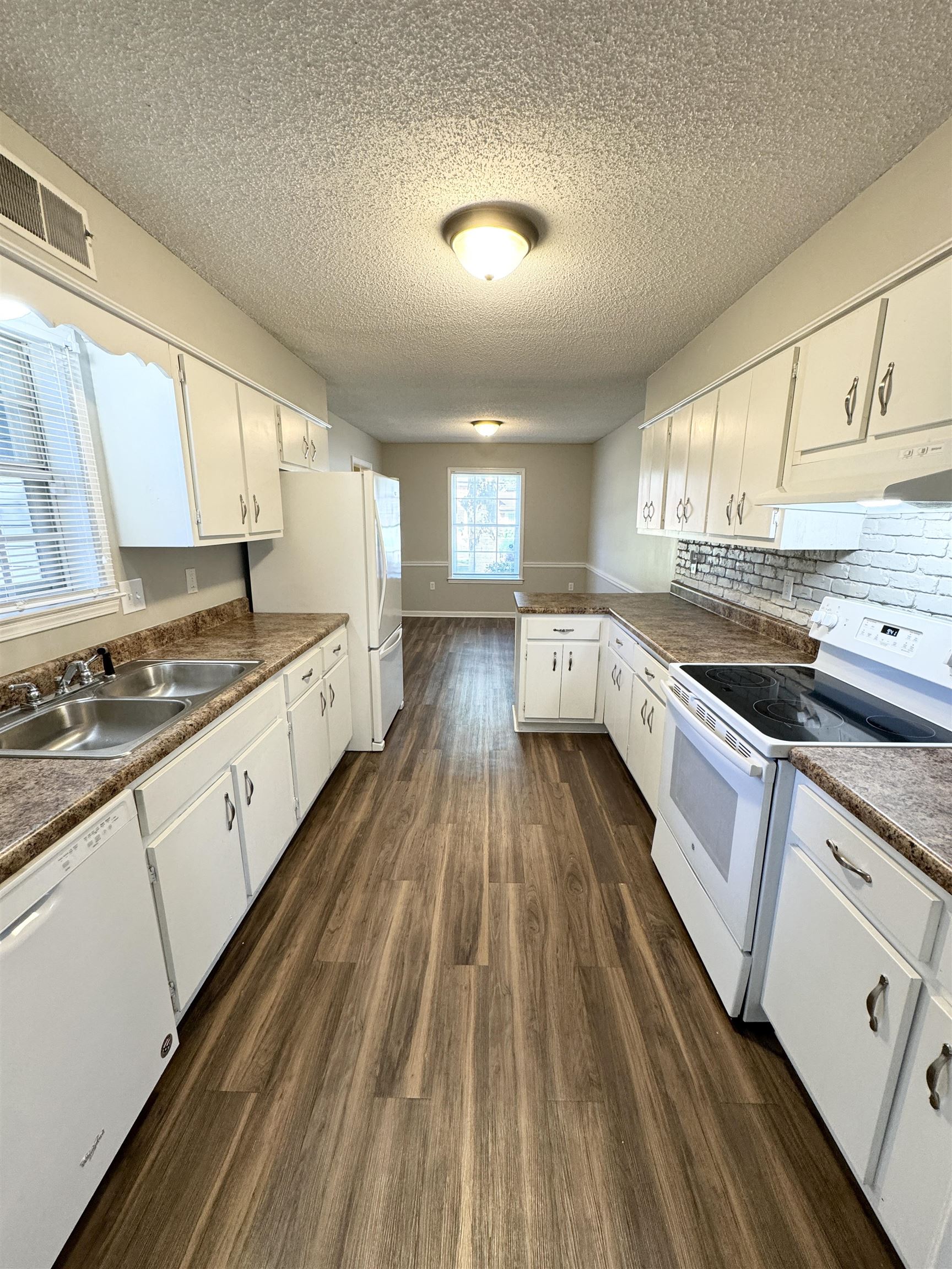 3113 Dumbeath Road Memphis, TN 38128 - Photo 8 of 25 Gallery Image 8