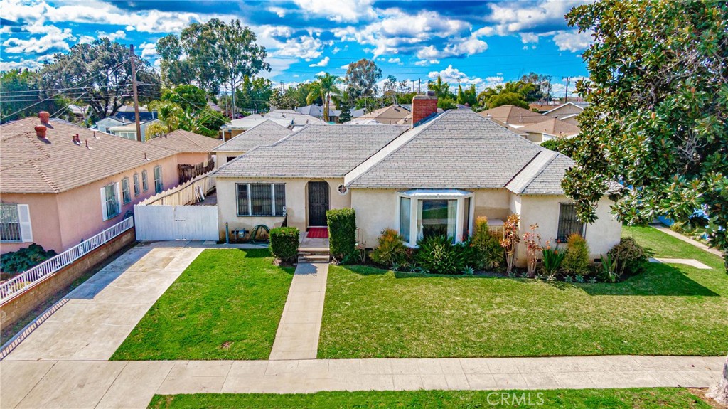 305 South Pickering Way