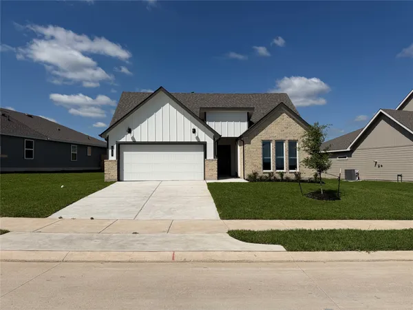 $251,650 | 1717 San Jacinto Drive, Brenham, TX 77833