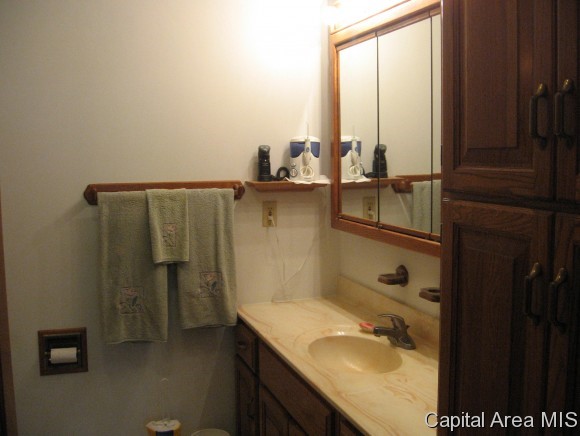 5725 Dickerson Road Sherman, IL 62684 - Photo 13 of 20 Gallery Image 13