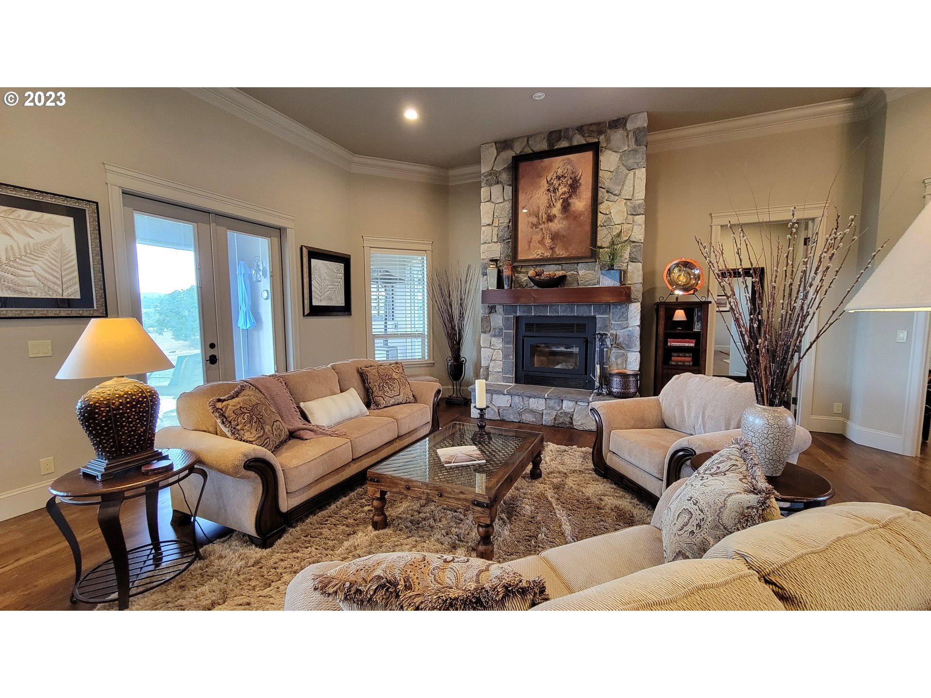 93275 Bear Creek Ranch Road Junction City, OR 97448 - Photo 13 of 35 Living Room