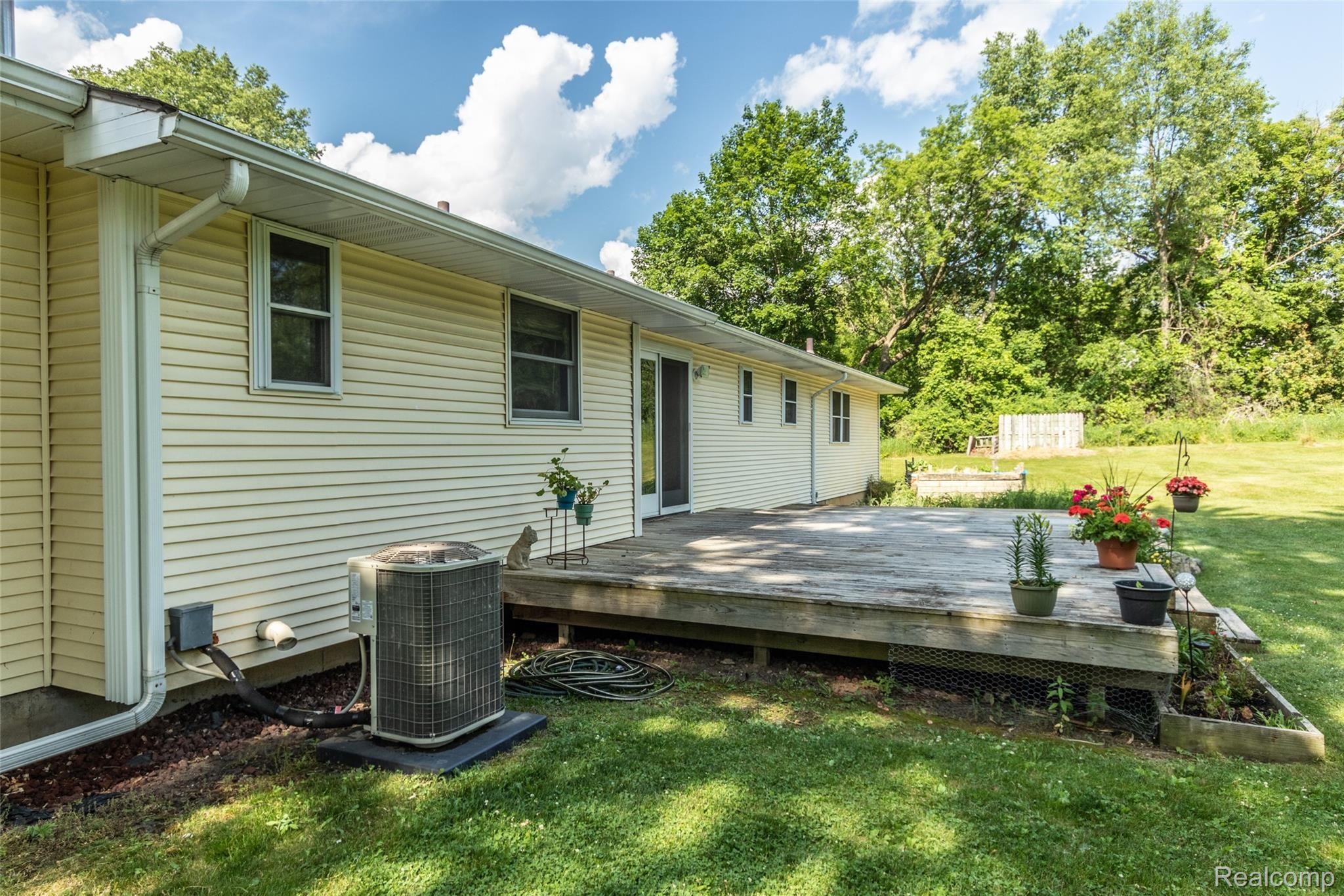 1500 East Rattalee Lake Road Holly, MI 48442 - Photo 53 of 62 20210611_1500 E Rattalee Lake Rd_061.jpg