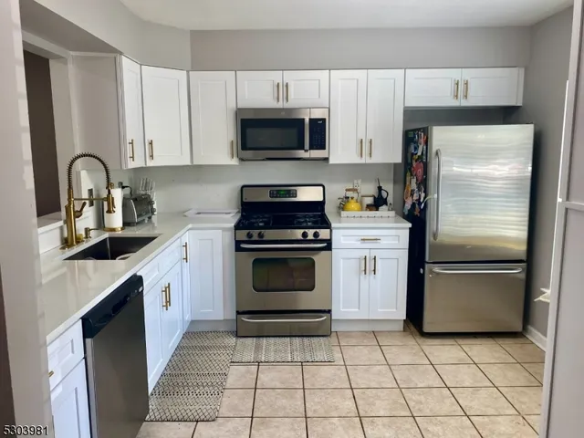 $2,850 | 440 Aldeburgh Avenue, Somerset, NJ 08873