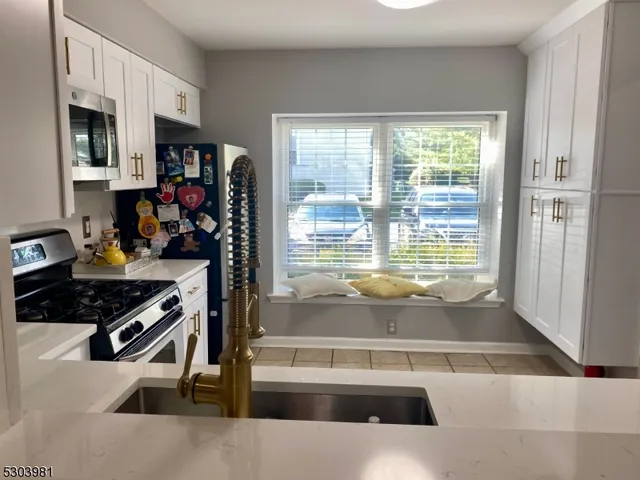 $2,850 | 440 Aldeburgh Avenue, Somerset, NJ 08873