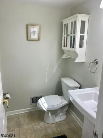 $2,850 | 440 Aldeburgh Avenue, Somerset, NJ 08873