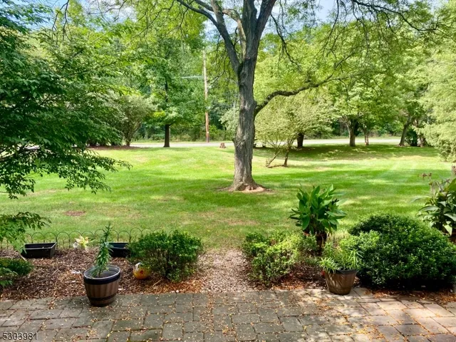 $2,850 | 440 Aldeburgh Avenue, Somerset, NJ 08873