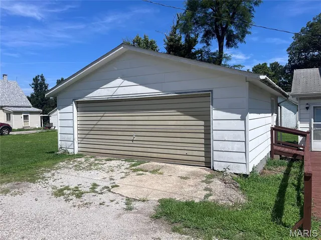 $74,900 | 238 North Main Street, Hillsboro, IL 62049