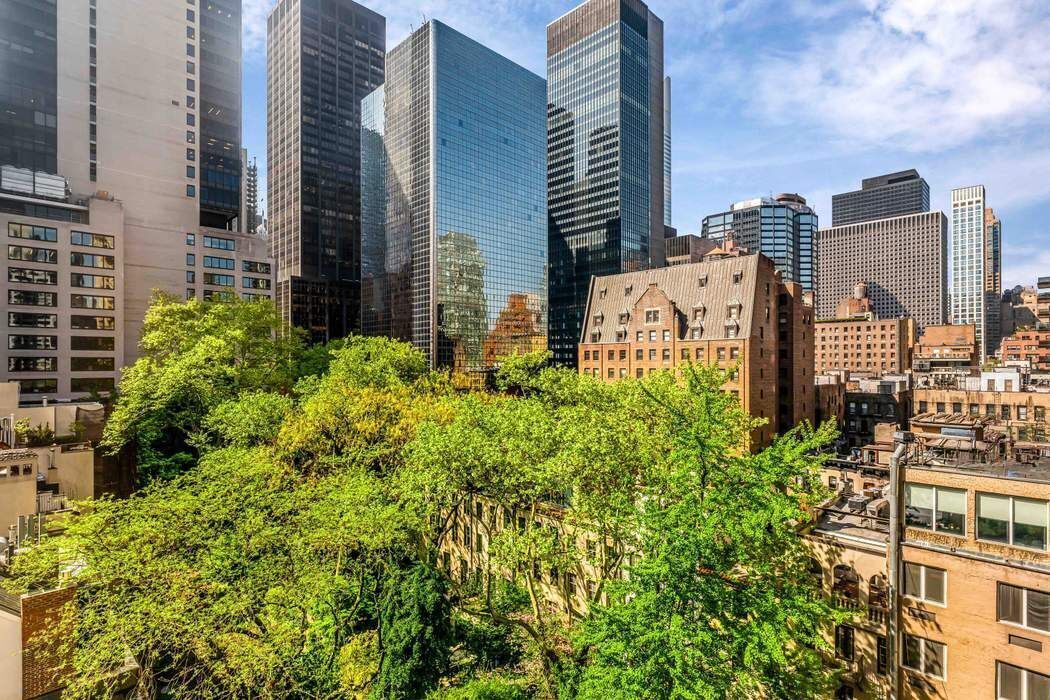 249 East 48th Street, Unit 10B Manhattan, NY 10017 - Photo 17 of 18