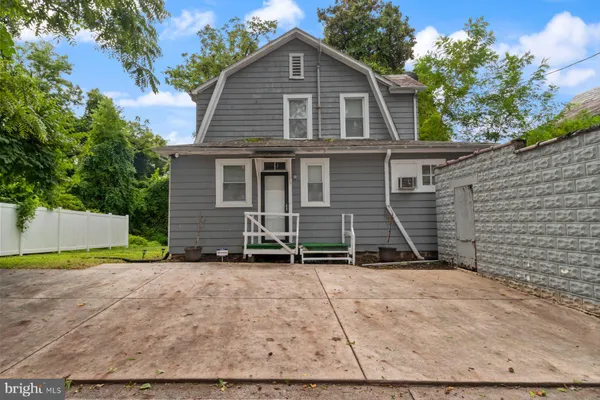 $2,600 | 3904 Gwynns Falls Parkway, Baltimore, MD 21216