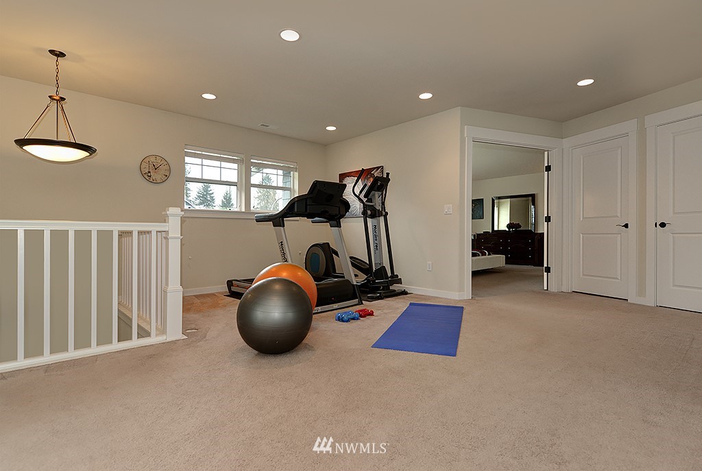 4906 Northeast 25th Street Renton, WA 98059 - Photo 12 of 24 Gallery Image 12