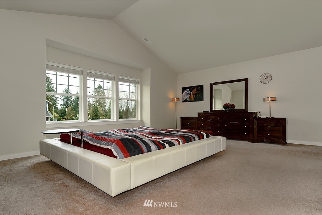 4906 Northeast 25th Street Renton, WA 98059 - Photo 14 of 24 Gallery Image 14