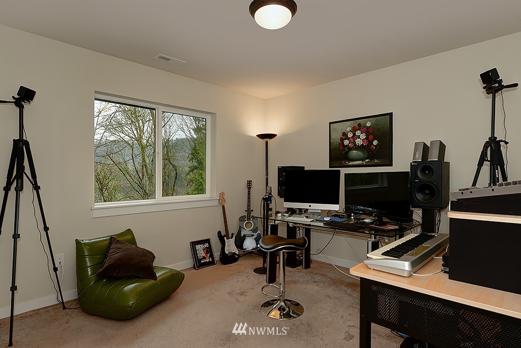 4906 Northeast 25th Street Renton, WA 98059 - Photo 21 of 24 Gallery Image 21