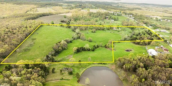 $299,900 | 33999 Highway 63, Vienna, MO 65582