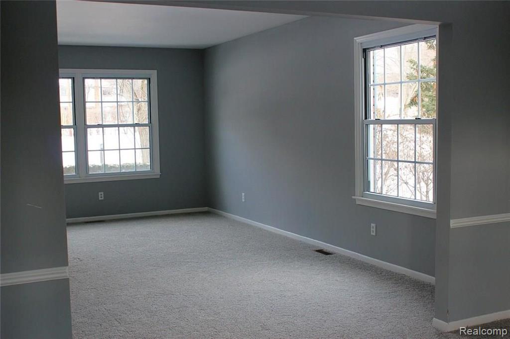 30164 Fox Grove Road Farmington Hills, MI 48334 - Photo 3 of 21