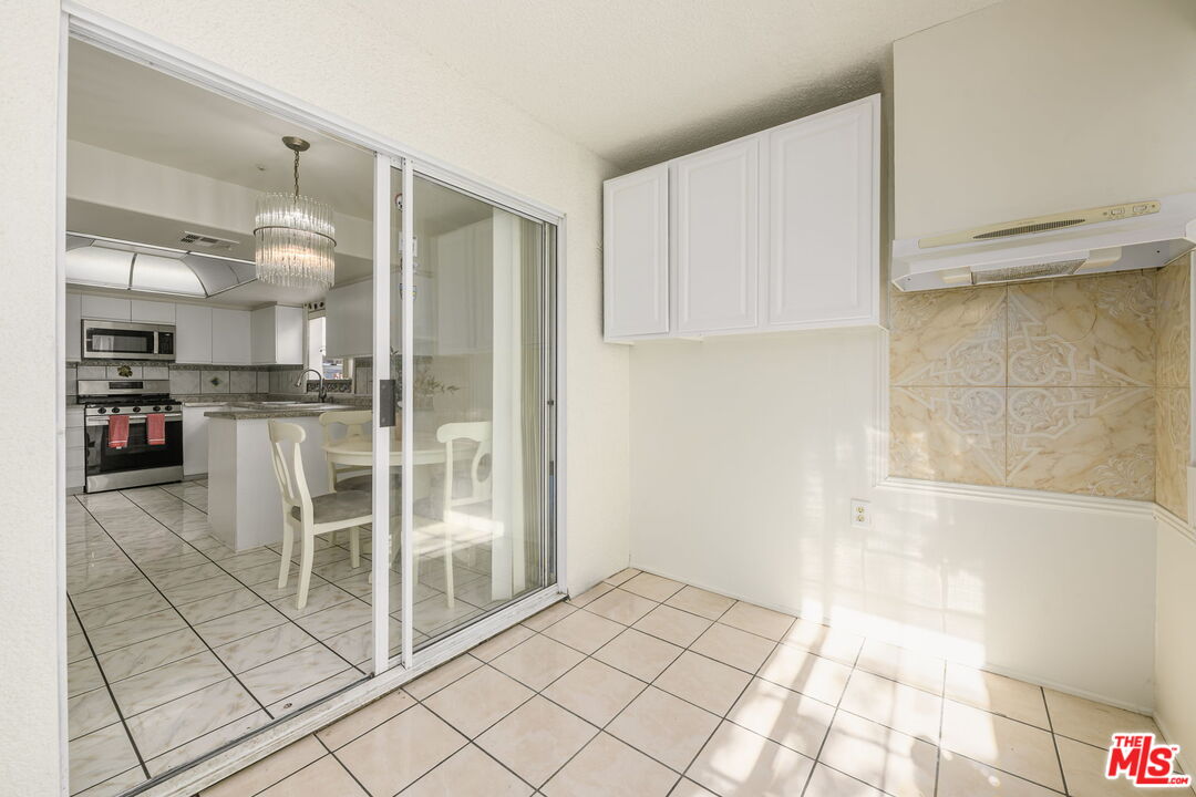 9152 Vincente Way North Hills, CA 91343 - Photo 11 of 22