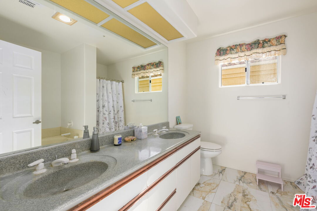 9152 Vincente Way North Hills, CA 91343 - Photo 17 of 22